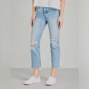 Levi’s Wedgie Straight Light Wash Distressed Ripped Knee Raw Hem Ankle Jeans 26